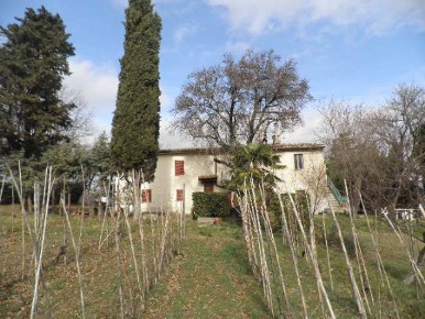 Foto Rustico in Via Castellinese, Chianni Centro di 180 m² con 10 locali