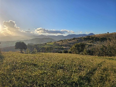 Foto Rustico a San Severino Marche di 200 m² con 4 locali in vendita