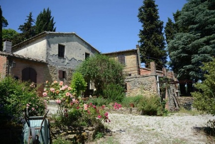 Foto Rustico a Volterra di 250 m² con 8 locali in vendita