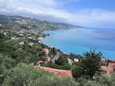 Foto Villa unifamiliare a Ventimiglia Grimaldi, Mortola di 124 m²