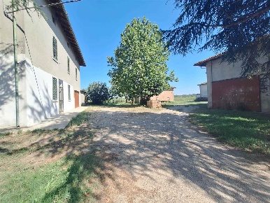 Foto Rustico in via Marana  13, Budrio di 974 m² con 20 locali in vendita