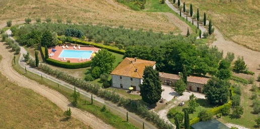 Foto Rustico a Montalcino Centro di 1000 m² con 8 locali in vendita