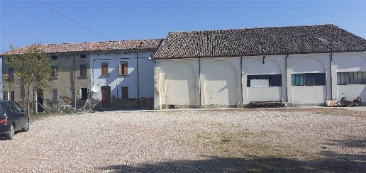 Foto Rustico a Sermide e Felonica di 600 m² con 7 locali in vendita