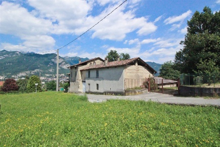 Foto Rustico a Olginate di 600 m² con 32 locali in vendita