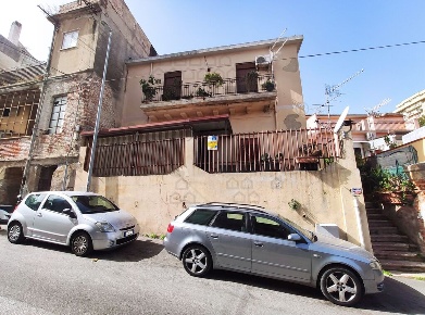 Foto Appartamento in Via Brenta, Messina Villaggio Santo di 72 m²
