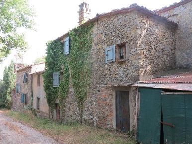 Foto Rustico a Montieri Boccheggiano di 677 m² con 10 locali in vendita