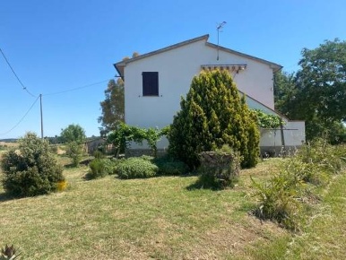 Foto Rustico a Magliano in Toscana Centro di 160 m² con 5 locali in vendita