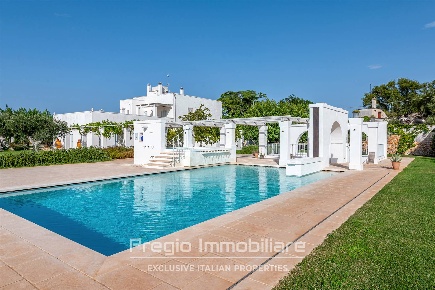 Foto Rustico in Strada Comunale San Martino, Polignano a Mare di 1500 m²