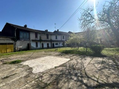 Foto Rustico a Borgo San Siro Torrazza di 380 m² con 5 locali in vendita