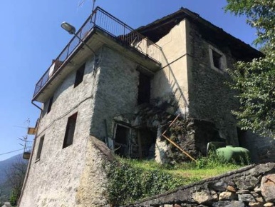 Foto Rustico in via Caparoni, Montagna in Valtellina di 360 m² con 6 locali