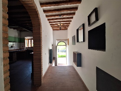 Foto Rustico in Località Serra, Gagliole Centro di 291 m² con 10 locali