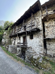 Foto Rustico in Via Fontanedo, Samolaco di 172 m² con 4 locali in vendita