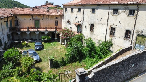 Foto Rustico a Casola in Lunigiana di 850 m² con 15 locali in vendita