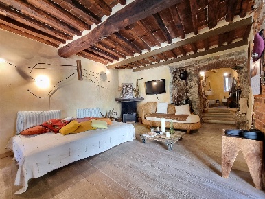 Foto Rustico a Camaiore Camaiore Paese di 50 m² con 4 locali in vendita
