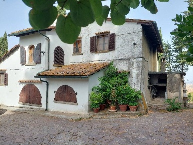 Foto Rustico a Volterra Centro di 250 m² con 6 locali in vendita