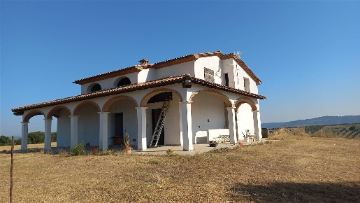 Foto Rustico a Campagnatico di 256 m² con 10 locali in vendita