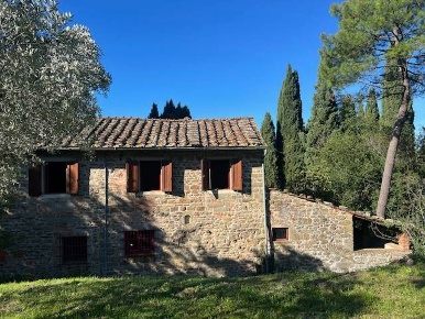 Foto Rustico a Reggello di 370 m² con 14 locali in vendita