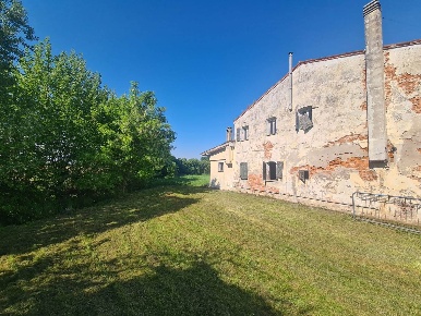 Foto Rustico in via miglio 7, Pianiga di 270 m² con 7 locali in vendita