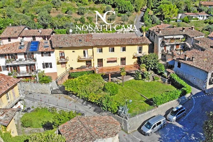 Foto Rustico in via Sanico 53, Toscolano-Maderno di 470 m² con 15 locali