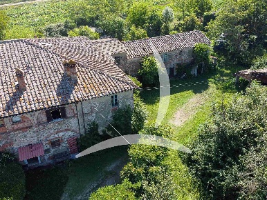 Foto Rustico a Sinalunga Centro di 1064 m² con 15 locali in vendita