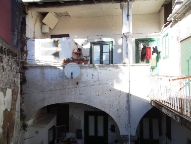 Foto Rustico in VIA FARINA  10, Baronissi Centro di 220 m² con 7 locali