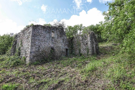 Foto Rustico a Castel del Piano Centro di 200 m² con 7 locali in vendita