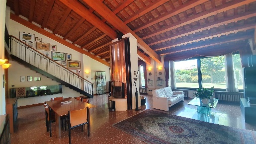 Foto Rustico a Este Centro Storico di 425 m² con 13 locali in vendita