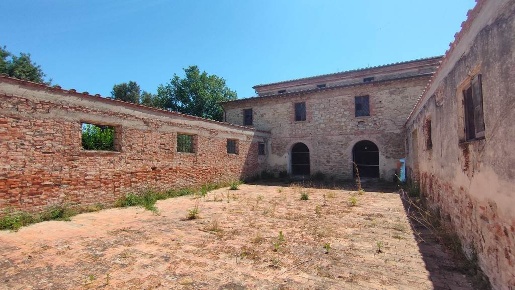 Foto Rustico a Castiglione del Lago Isola Polvese, Lago di 900 m²