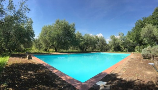 Foto Rustico a Suvereto di 400 m² con 25 locali in vendita