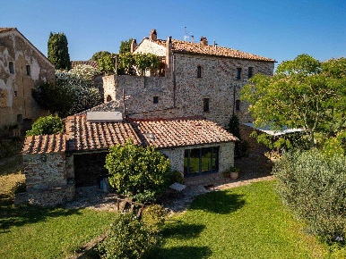 Foto Rustico a Roccastrada di 517 m² con 16 locali in vendita