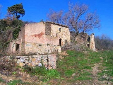 Foto Rustico a Collesalvetti Colognole di 290 m² con 8 locali in vendita