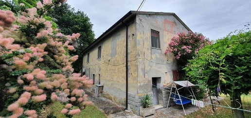 Foto Rustico a Forlì Quattro di 470 m² con 9 locali in vendita
