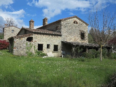 Foto Rustico a Montieri Centro di 200 m² con 6 locali in vendita