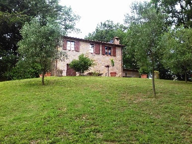 Foto Rustico a Radicofani Centro di 110 m² con 4 locali in vendita
