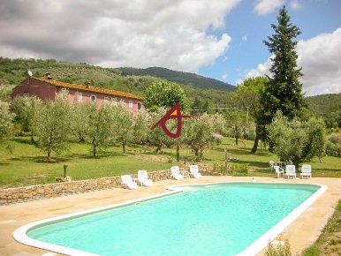 Foto Rustico a Pistoia Piazza della Sala di 510 m² con 12 locali in vendita