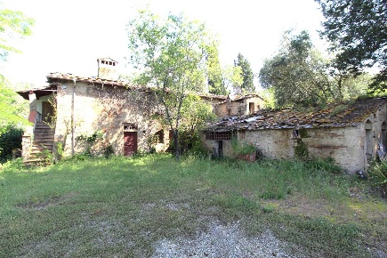 Foto Rustico a Poggibonsi di 800 m² con 20 locali in vendita