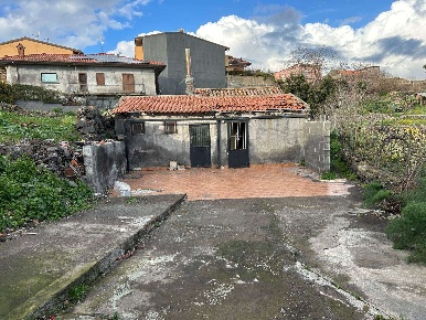 Foto Rustico in Via Turati, Belpasso Centro di 67 m² con 2 locali