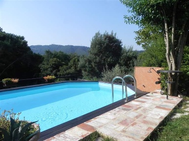 Foto Rustico a Camaiore Camaiore Paese di 85 m² con 5 locali in vendita