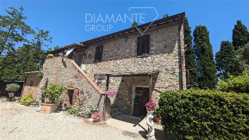 Foto Rustico a Castiglione del Lago Contrada Prati di 340 m² con 13 locali