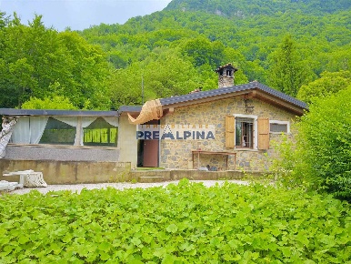Foto Rustico in LOCALITA' GARIMONDI, Gazzaniga di 89 m² con 3 locali
