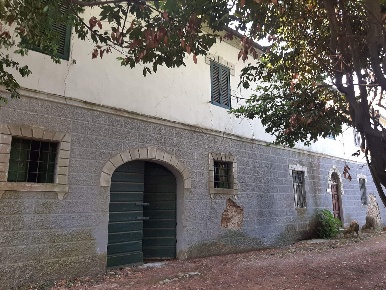 Foto Rustico in Via Traversa Livornese, Rosignano Marittimo di 180 m²