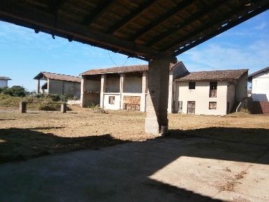 Foto Rustico a Mortara Centro di 400 m² con 6 locali in vendita
