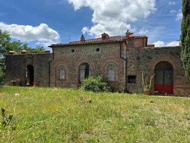 Foto Rustico a Magliano in Toscana Centro di 500 m² con 15 locali