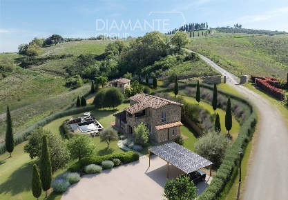 Foto Rustico a Montalcino Torrenieri di 144 m² con 5 locali in vendita