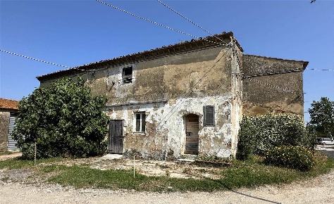 Foto Rustico a Collesalvetti Mortaiolo di 820 m² con 25 locali in vendita