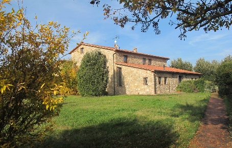 Foto Rustico in S.R.68, Volterra Centro di 550 m² con 15 locali in vendita