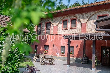 Foto Rustico a Cassine di 1 m² con 12 locali in vendita