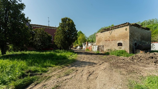 Foto Rustico in via Nespolo  5, Correggio Prato di 200 m² con 8 locali