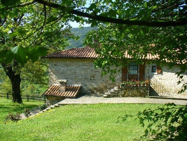 Foto Rustico a Pieve Santo Stefano Centro di 220 m² con 10 locali