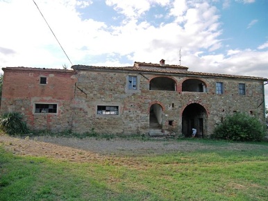 Foto Rustico a Lucignano Centro di 400 m² con 1 locali in vendita
